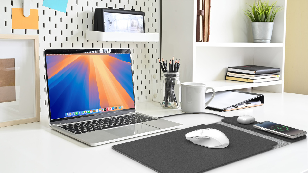 Laser Wireless Charging Laptop Sleeve Up to 16 Inch Black - Image 8