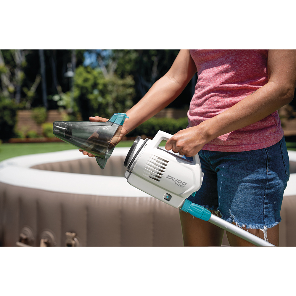 Intex Pool Vacuum Rechargeable Handheld 28626 - Image 3