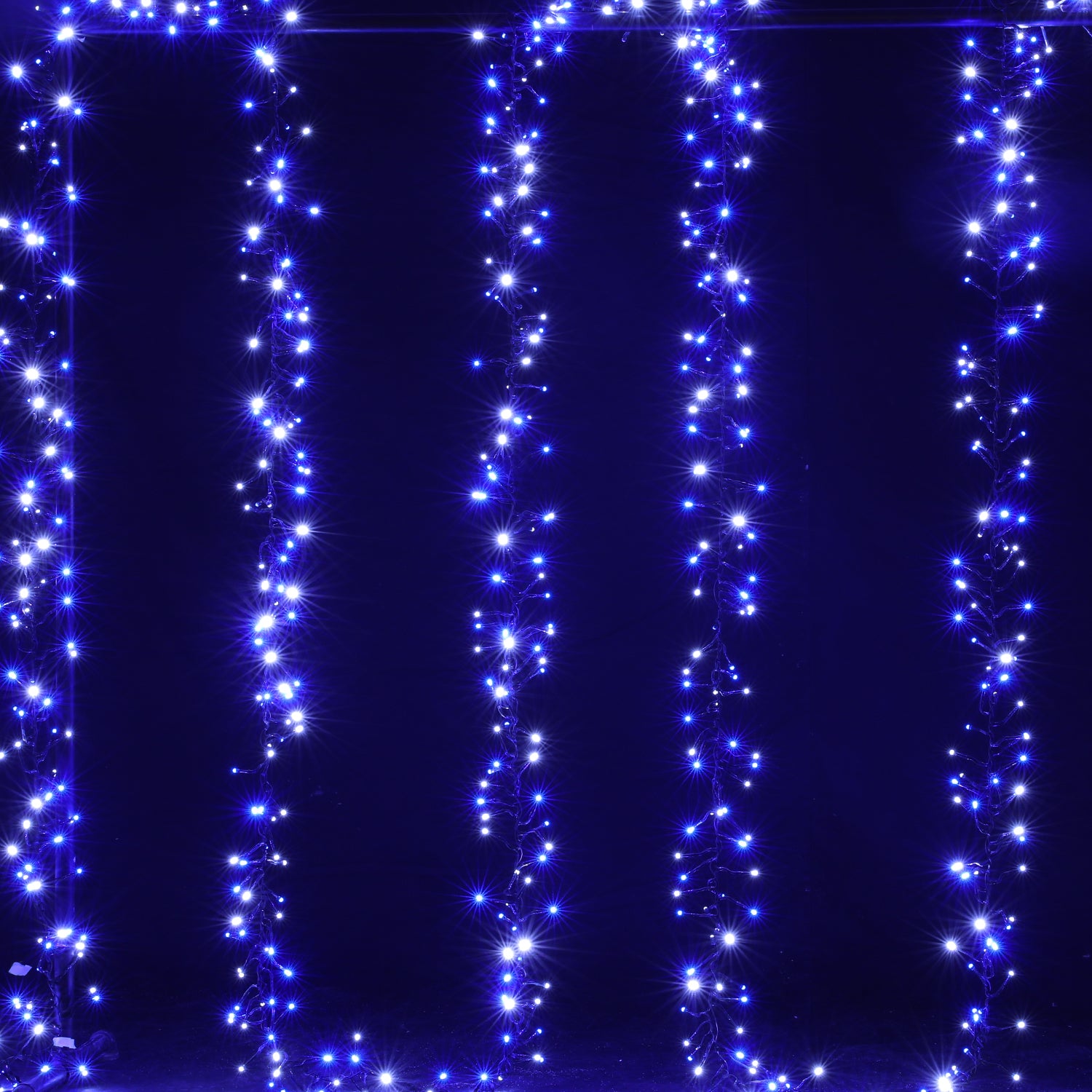 Samland 1200 Led Cluster Fairy Light Blue White For Christmas Decoration - Image 1