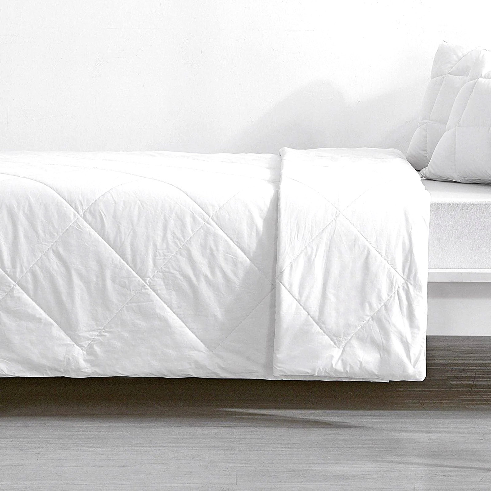 Premium Light Weight All Cotton Quilt by Renee Taylor Single - Image 1