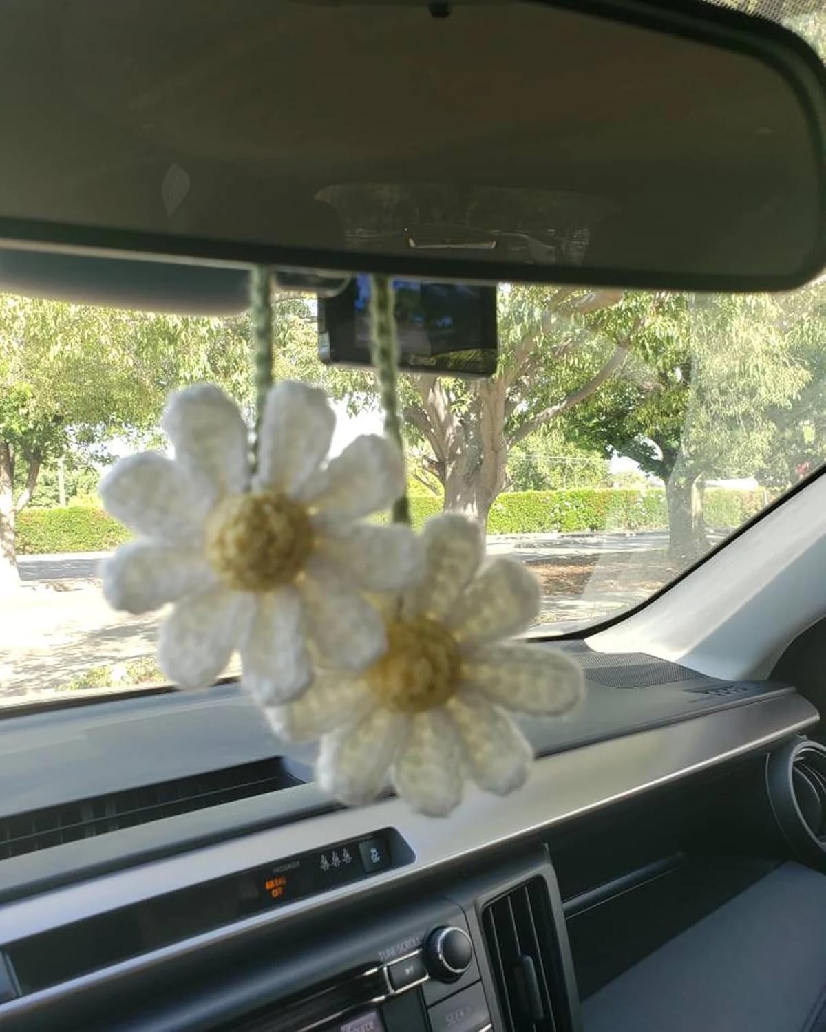 Crochet Daisy Auto Accessories Women Cute Rearview Mirror Charm Crafted Daisy Flower Gift Crochet Enthusiast Car Decoration Car Interior Aesthetics (White) - Image 1