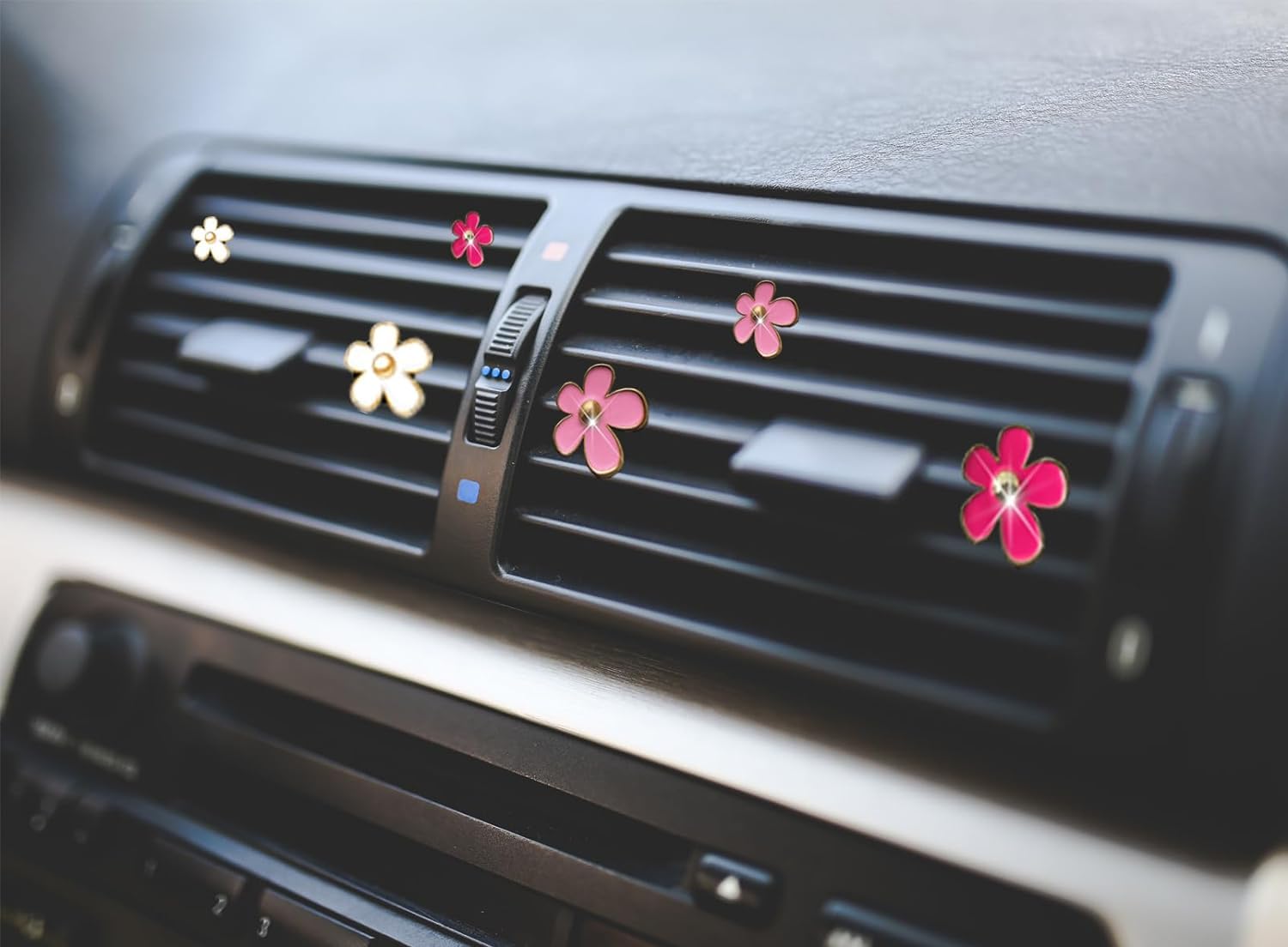 6 PCS Car Air Vent Clips White Daisy Flower Car Air Freshener Clip Air Conditioning Outlet Clip for Car Interior Decoration Accessories (2 Size) - Image 5