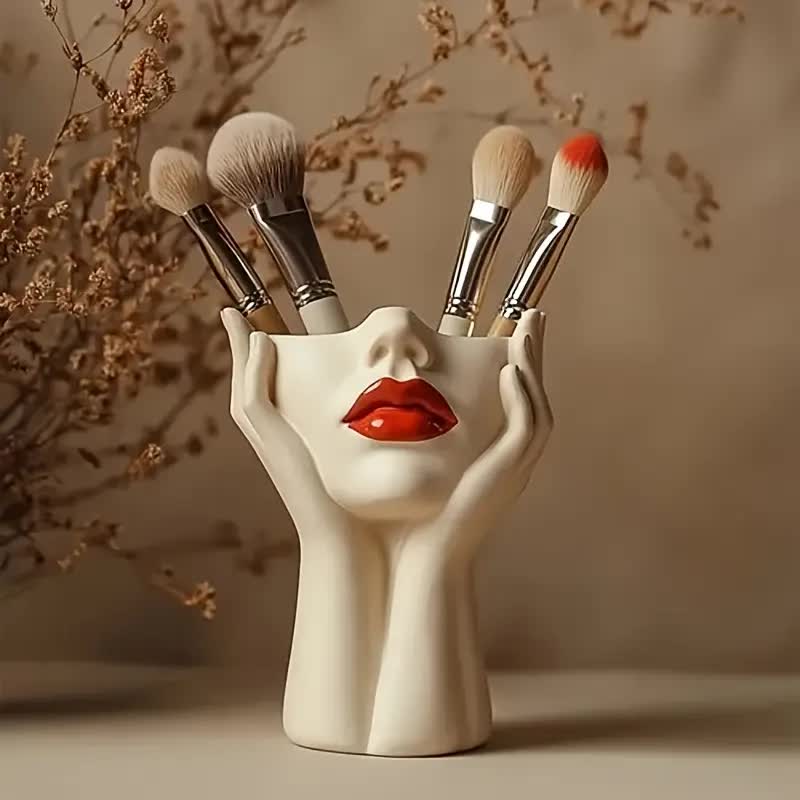 Sculpted Hands Vanity Brush Holder — 