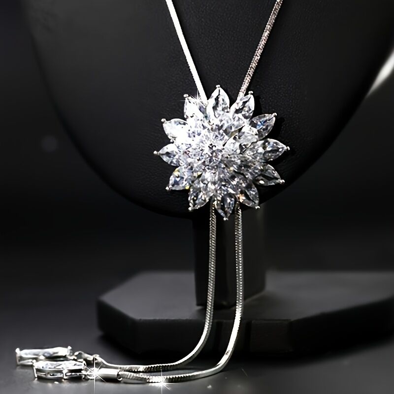 Fashionable and Creative High-End Artificial Crystal Diamond-Inlaid Snowflake New Style Sweater Chain Clothing Pendant（WHITE） - Image 3