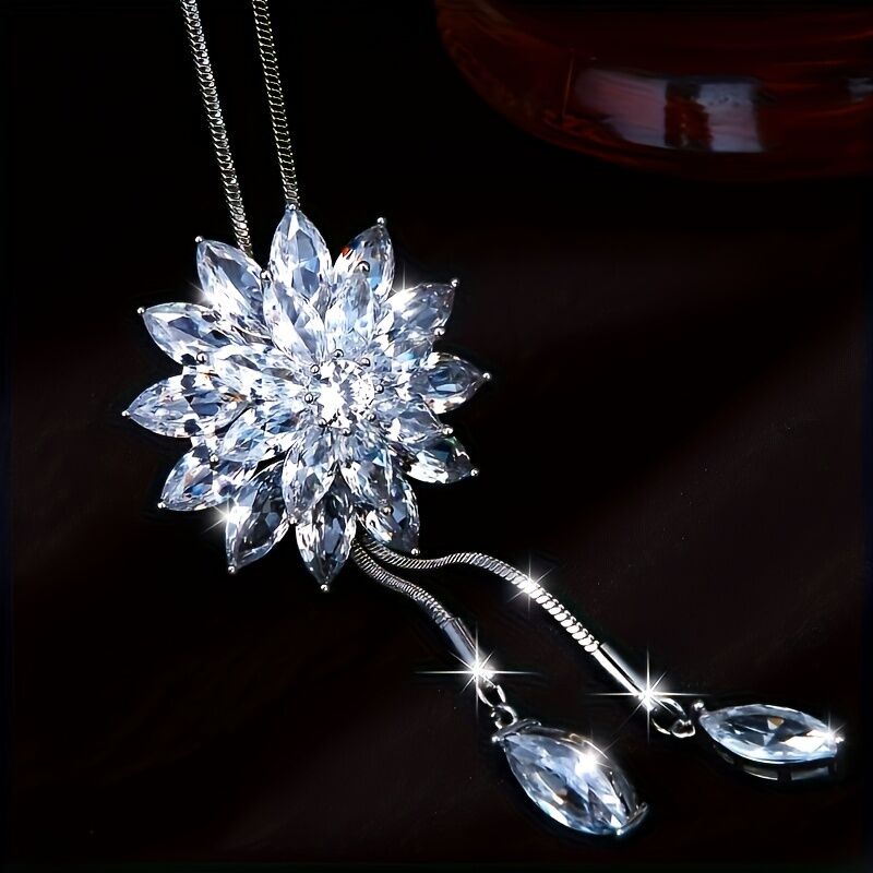 Fashionable and Creative High-End Artificial Crystal Diamond-Inlaid Snowflake New Style Sweater Chain Clothing Pendant（WHITE） - Image 7