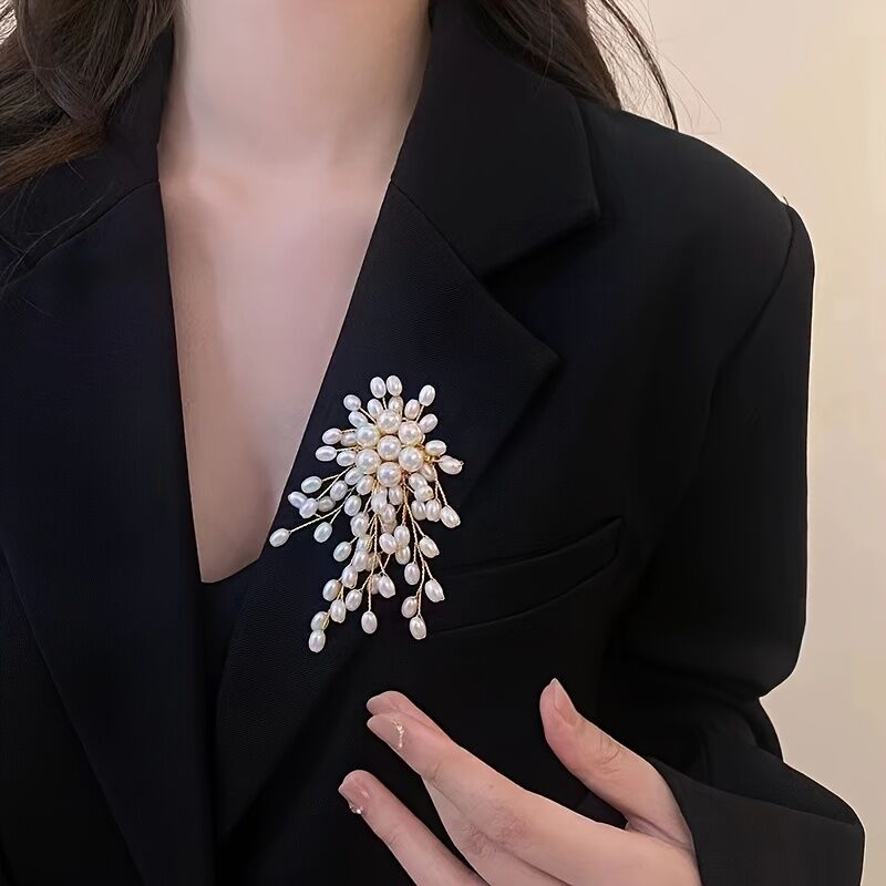 Pearl Firework Brooch, Elegant and Luxurious Corsage with a Sophisticated Sense of Style for Suits, Sweaters, Coats, and Outerwear Decoration Pin - Image 1
