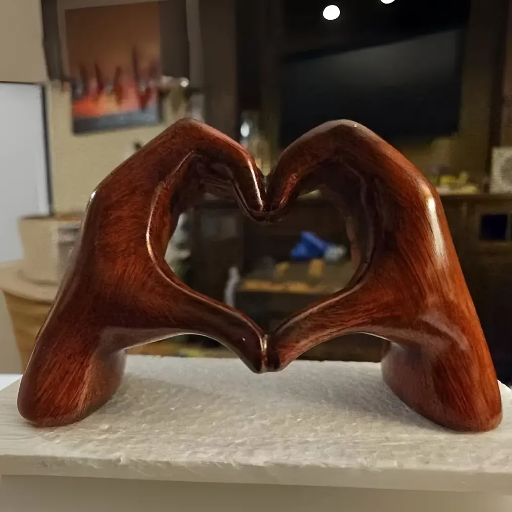 1 piece of handcrafted heart-shaped resin sculpture - elegant interwoven heart art, durable ABS home and office desk decoration, suitable for any occasion, home decoration item | Heart-shaped decoration | Wood-like surface treatment - Image 2
