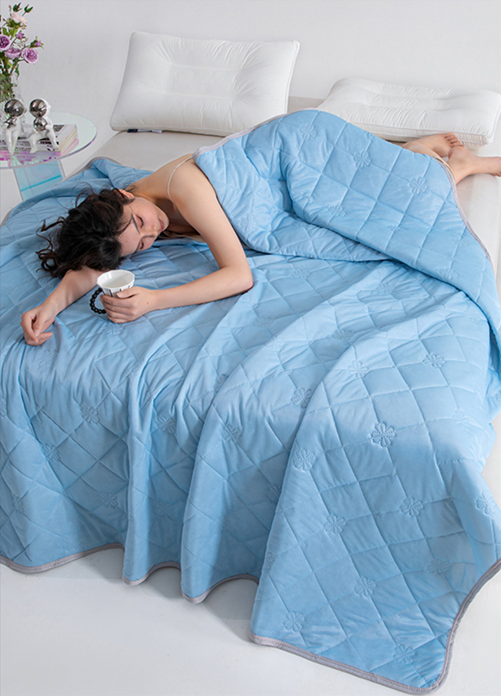 Christmas gifts for loved ones Aussie Summer Cooling Quilt – 4 Sizes, Breathable, Lightweight & Skin-Friendly for Refreshing Sleep All Season(bean paste red,180cm*200cm) - Image 4
