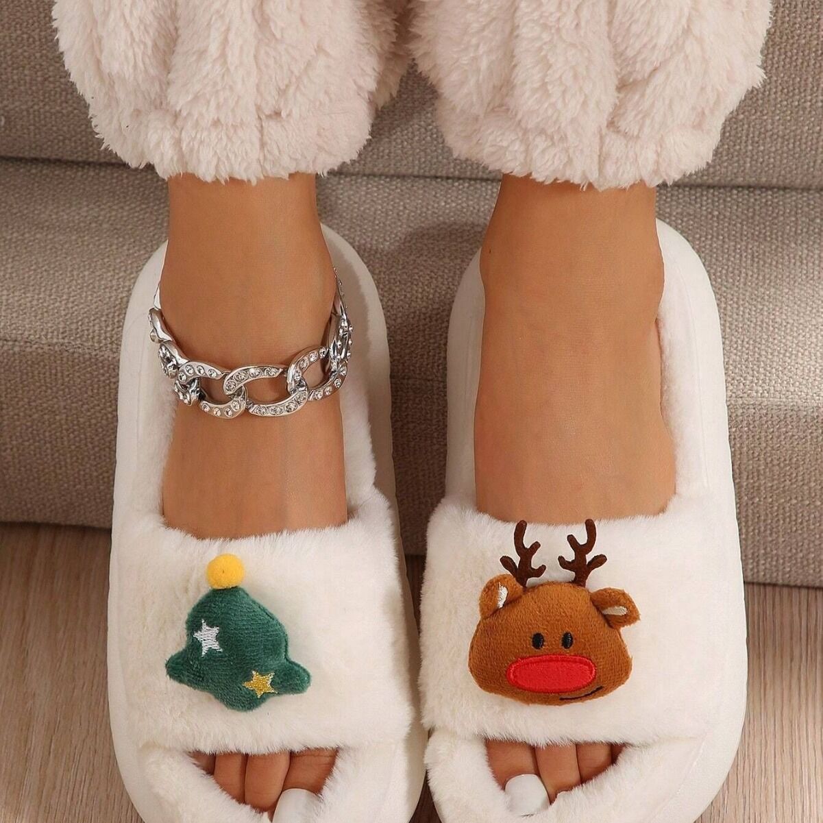 Christmas Cartoon Plush Slippers, Unisex Lightweight Thick-Soled Anti-Slip Fuzzy Slippers for Couples & Family(milky white-39-40) - Image 2