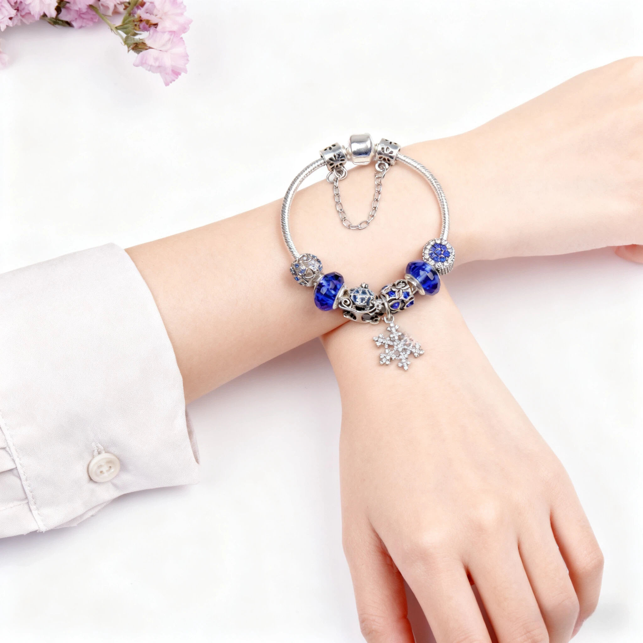 Snowflake Pendant Bracelet - Blue Cat’s Eye & Glass Beads, Zinc Alloy with Rhinestone Silver Carved Charms(17cm) - Image 2