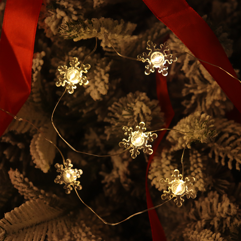 2m 20-LED Christmas Snowflake String Lights, Warm White, Battery Powered (2 x AA Batteries Required) - Image 4