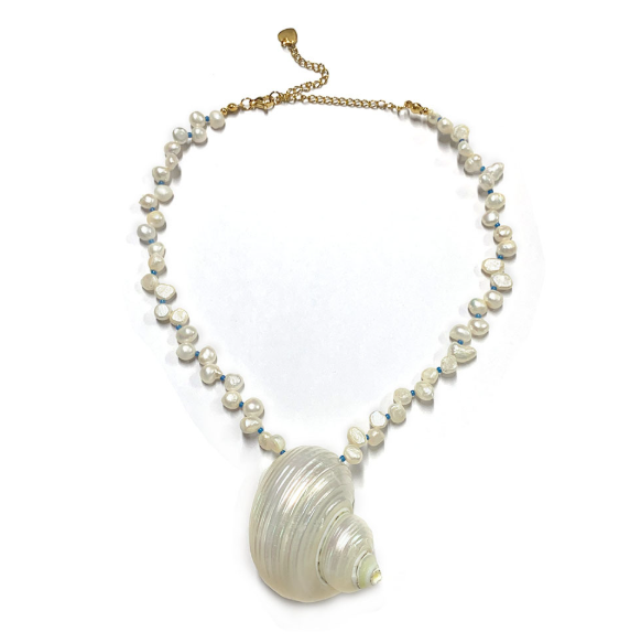 Vintage Inspired Pearls Conch Shell Pendant Necklace Lightweight Jewelry For Women - Image 1