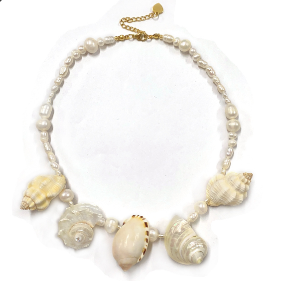 Five vintage-style white conch shell pearl pendant necklace, lightweight jewelry, women's style. - Image 1