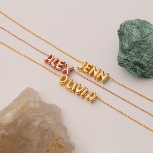 Custom letter necklace with a complete set of letter beads from A to Z, 10mm heart pendant, three colors available, chain accessory included - Rose Gold - Image 3