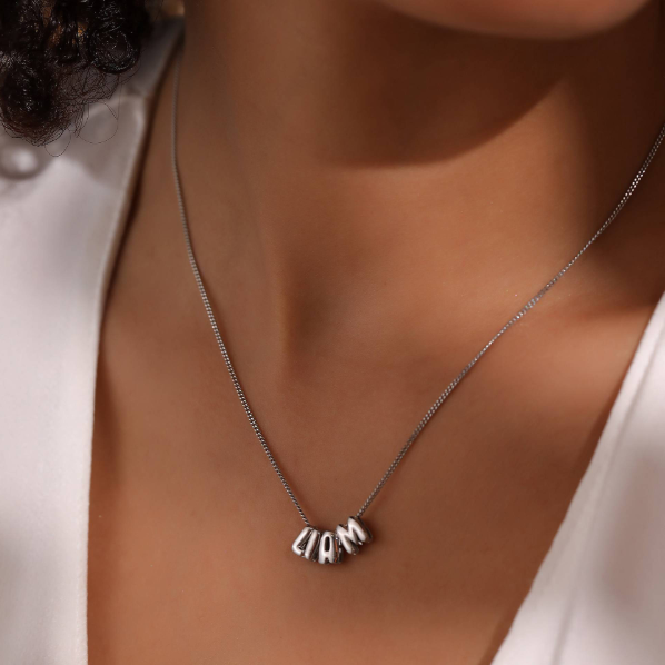 Custom letter necklace with a complete set of letter beads from A to Z, 10mm heart pendant, three colors available, chain accessory included - Silver - Image 1