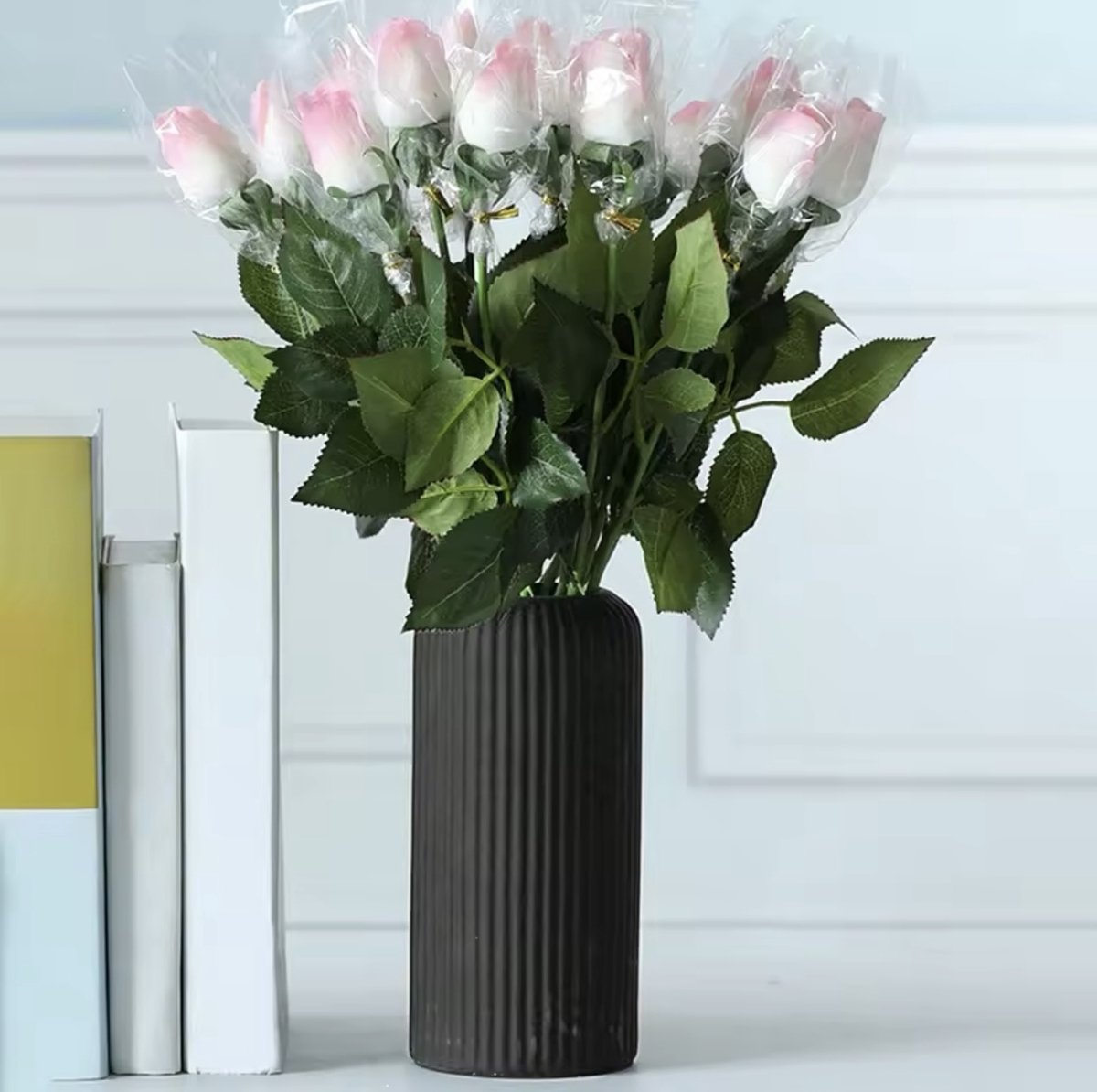 Luxurious Black Vase - Modern Vase - Modern Style - Home Furnishings - Chic - Classic Style - Matte Black Interior - Matte Black Interior - Modern Interior - Classic Model - Vase - Flower Vase - Chic Flower Vase - Image 2