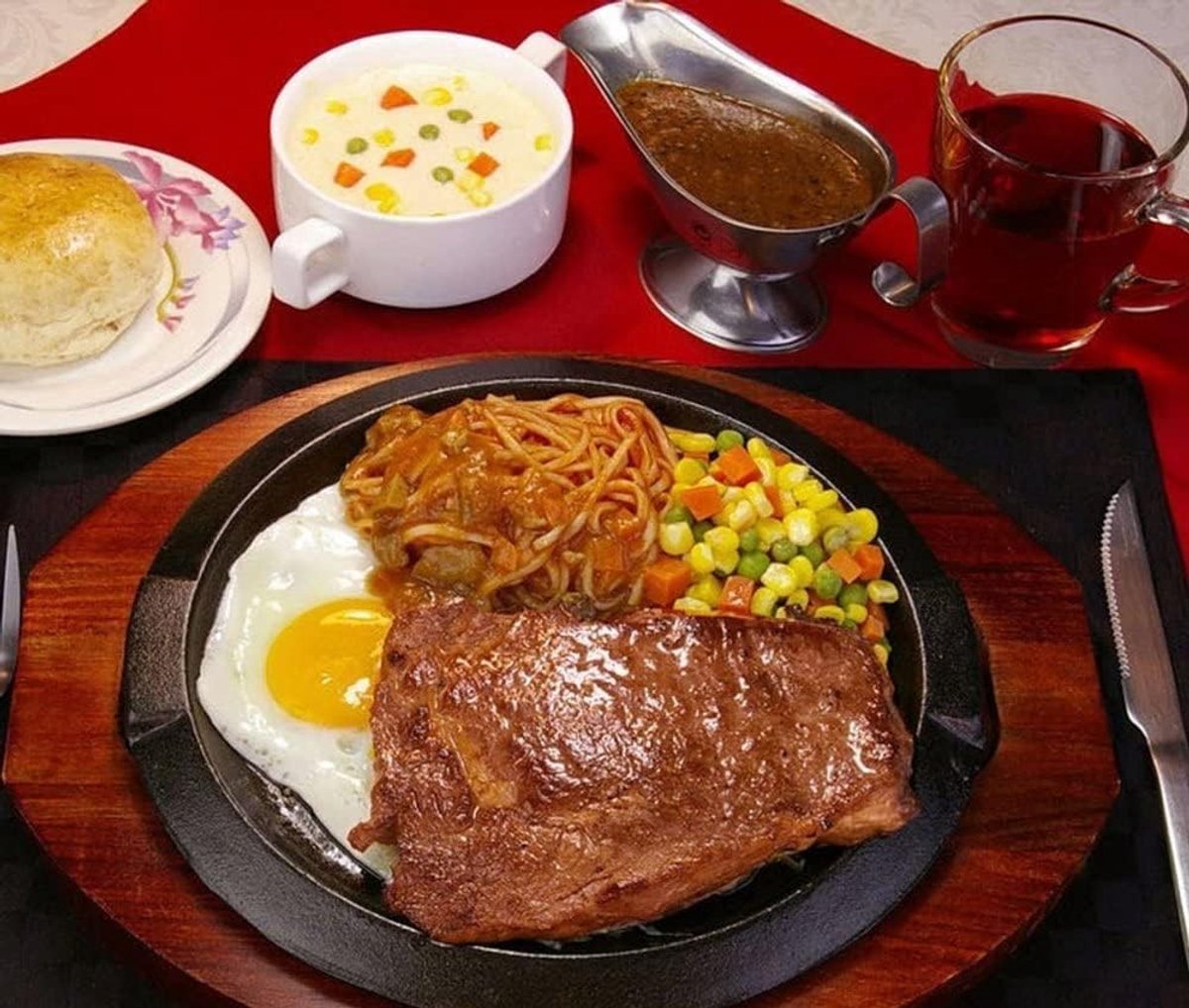 Gravy Boat - 240 ml - Pouring Jug - Stainless Steel Gravy Pitcher - Food-grade stainless steel gravy jug for juices, sauces, and roasting gravies - Image 6