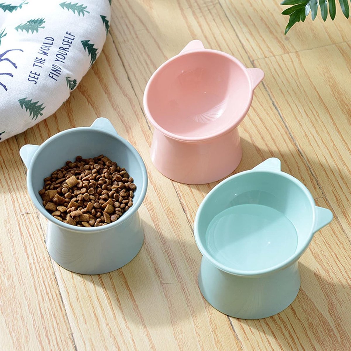 Cat bowl - Feeders - Tilting bowl - Anti-vomiting - Angled design - Blue - Perfect for cats - Indoor use - Pet accessories - Blue - Image 5