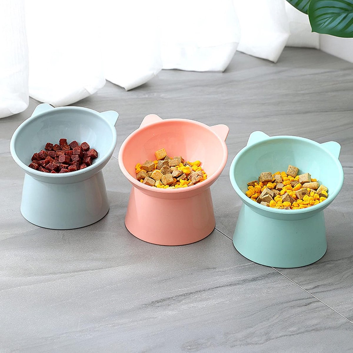 Cat bowl - Non-slip feeder - Tilting bowl - Anti-vomiting - Angled design - Blue - Perfect for cats - Indoor use - Pet accessories - Pink - Image 3