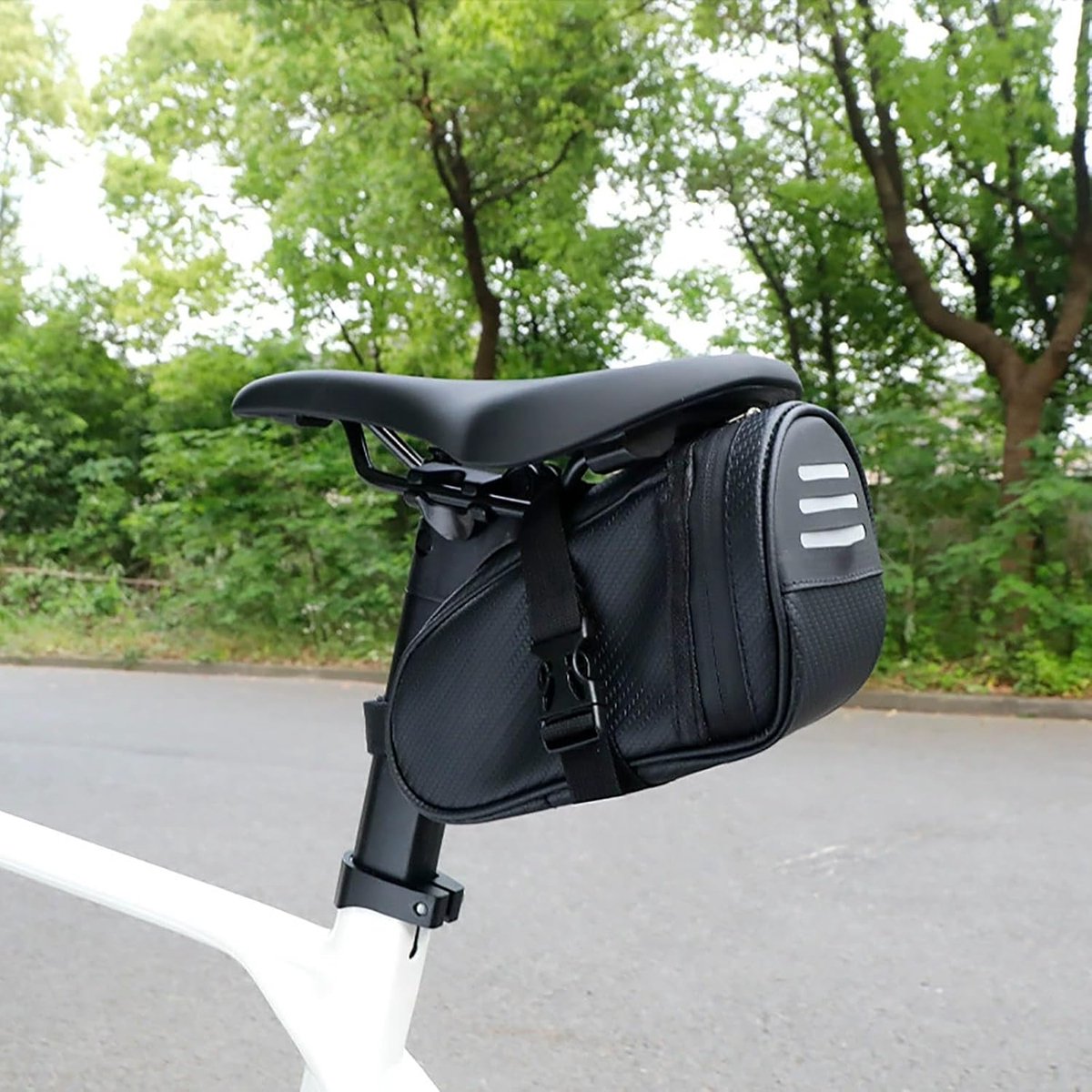 Bicycle panniers - Bicycle handlebar bags - Road and mountain bike saddle bags - Touring panniers - Image 2