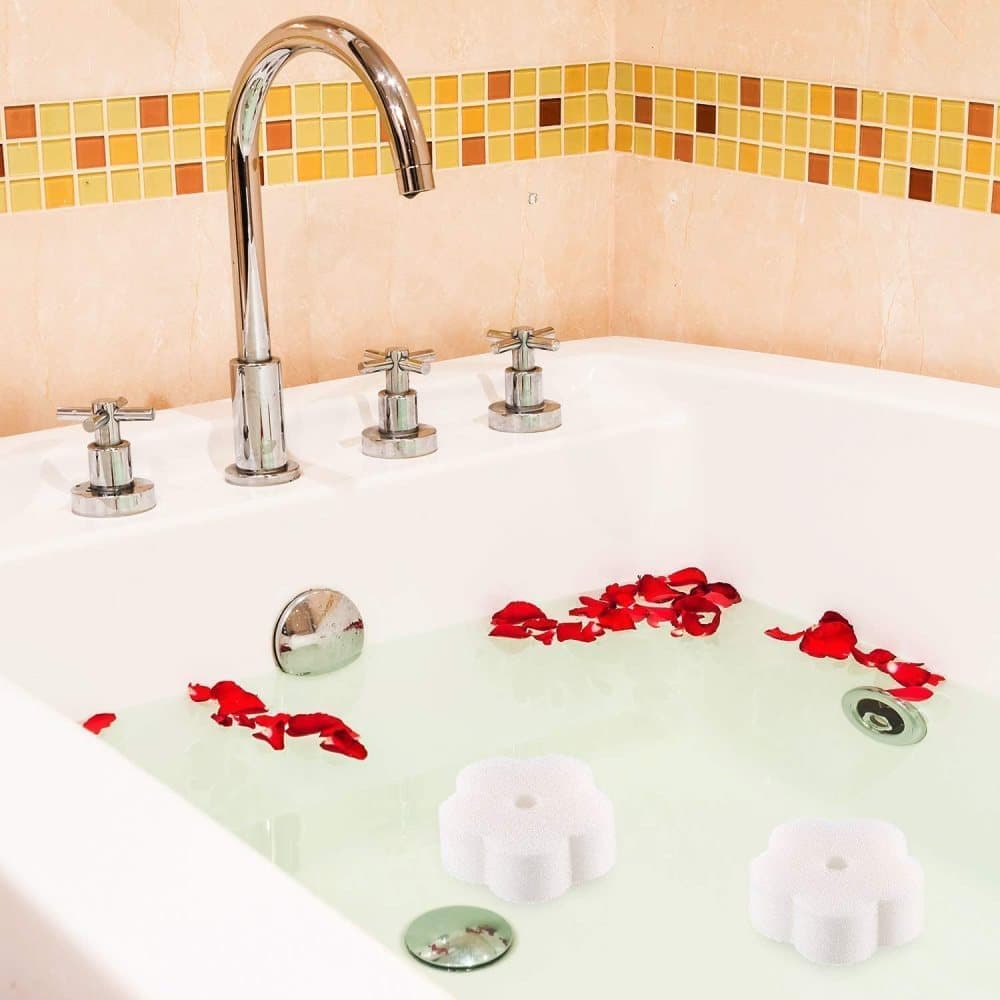 50-Pack Oil Absorbing Sponges for Pool, Flower Shaped, Effective Oil and Dirt Removal - Image 3