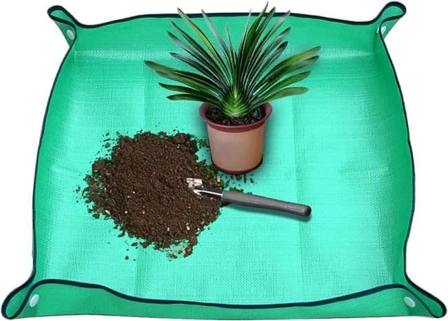 2-Pack Foldable Waterproof Garden Planting Mats, 60x90cm, Compatible with Indoor Succulent Transplanting - Image 1