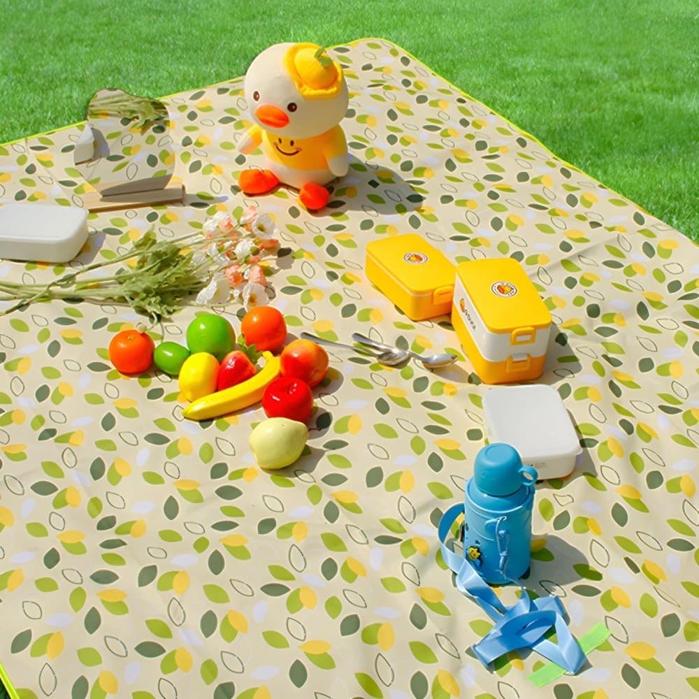 Waterproof Picnic Mat 150x200cm, Dark Green, Foldable with Carrying Handle, Durable for Camping Beach Park and Outdoor Activities - Image 3