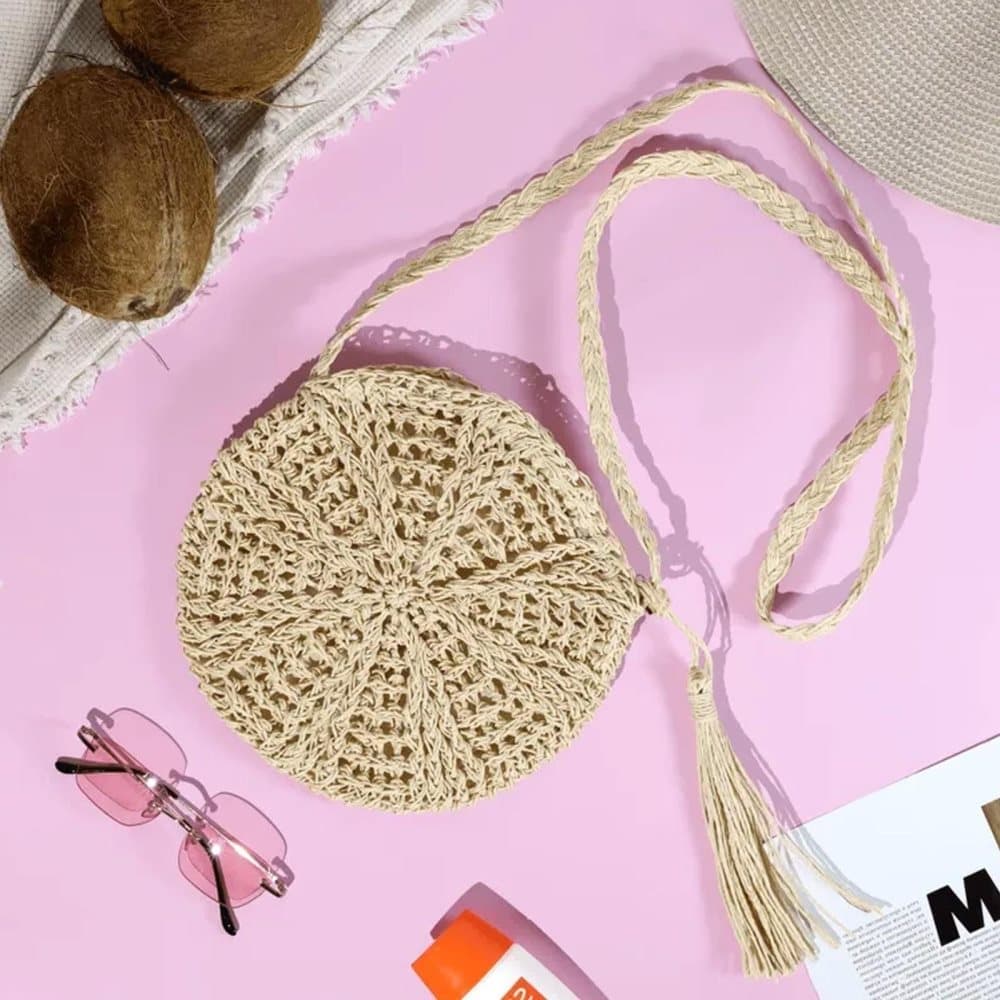 Retro style round straw beach bag, white, perfect for summer - Image 5