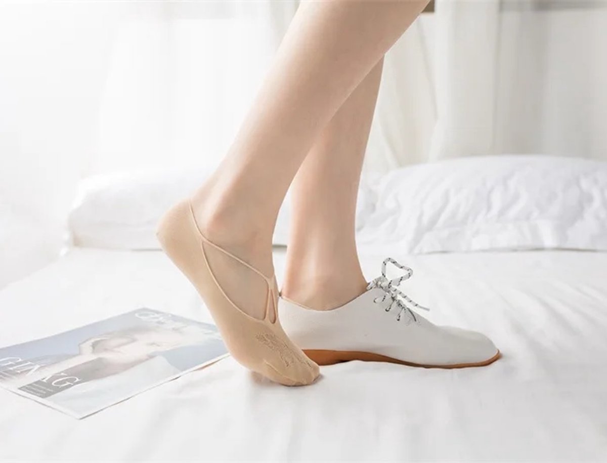 2 Pairs Comfortable Butterfly Sockliners | Footers | Socks | Ankle Socks | For Size 36-42 | White - Image 2
