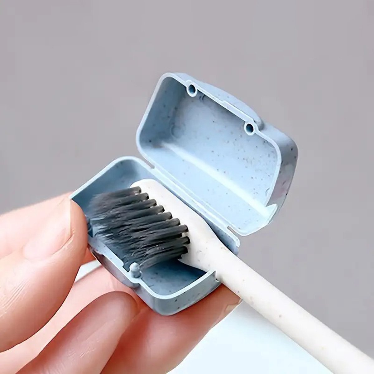 Hygiene Toothbrush Caps – 4 Pieces - Image 2