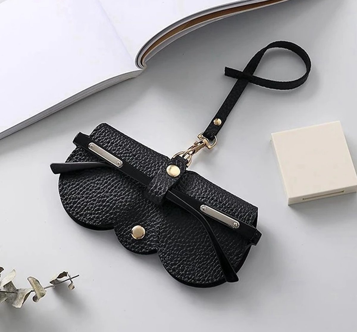 Glasses Case | Glasses Pouch | Glasses Cover | Sunglasses Holder | Sunglasses Pouch | Slide In | With Lanyard Bag Hanger | PU Leather | Black - Image 4