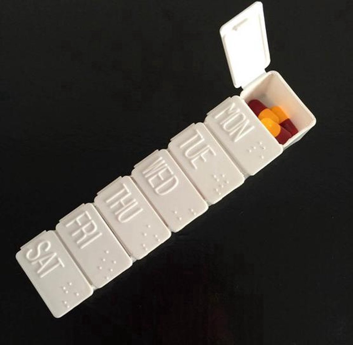 Pill Box | 7-Day Pill Box | Medicine Box | Pill Box | 1 Week | With Daily Divider | White - Image 4