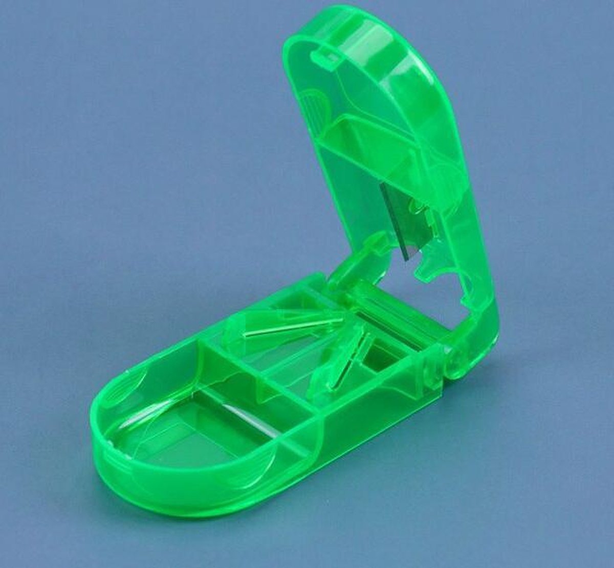 Pill cutter - Pill box - Medicine - Medication box - Medicine case - green - Image 1