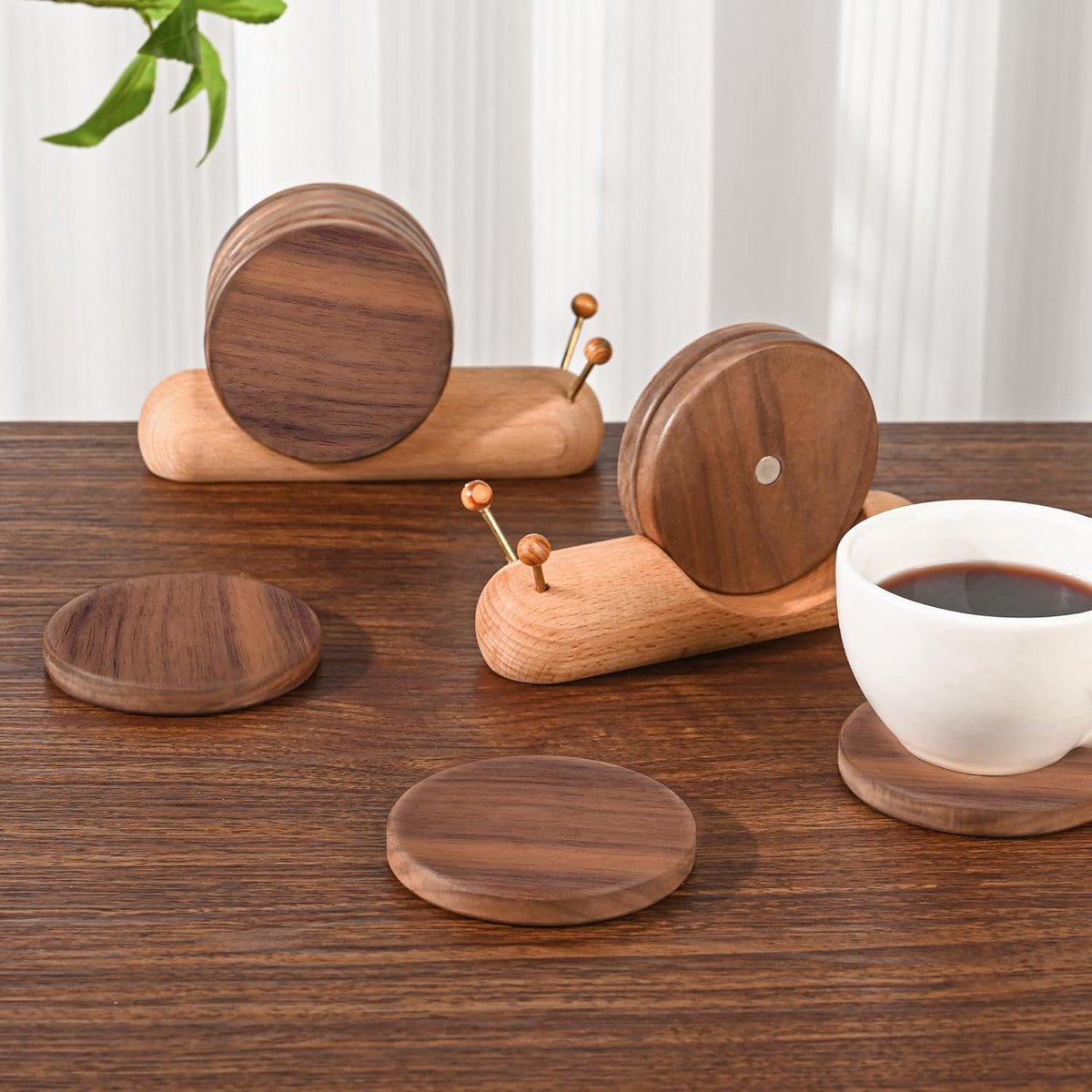 Wooden coasters - Natural acacia wood coasters - Cute and fun with stand - Modern home decor - Perfect for the coffee table - 7 x 7 cm - 5 pieces - Image 3