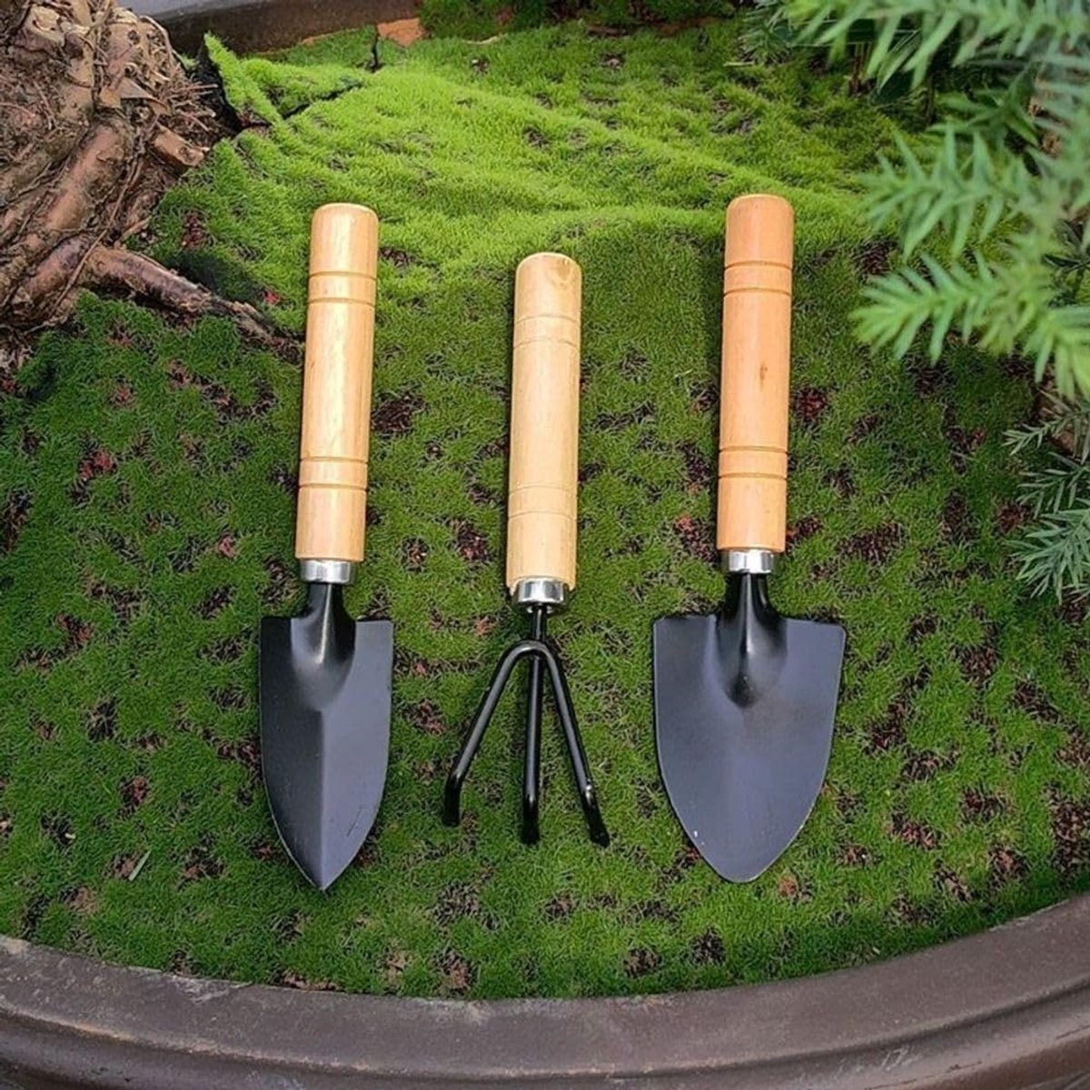 3-Piece Garden Tool Set - Wooden Handle Design - Garden Trowel, Rake and Soil Shovel - For Pots and Plants - Image 5