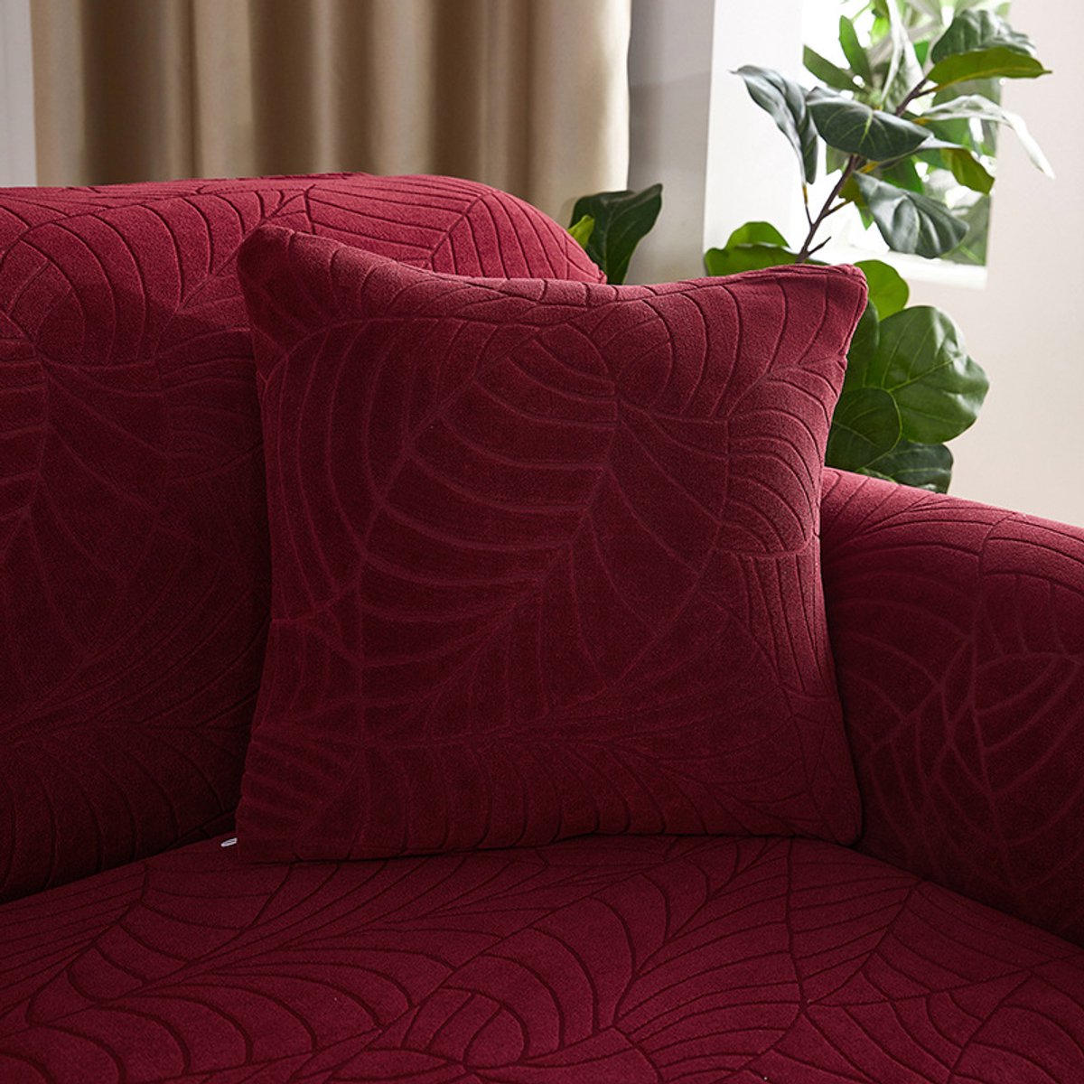 Waterproof cushion cover 45x45 - Set of 2 cushion covers - Wine red jacquard leaf pattern - Image 1