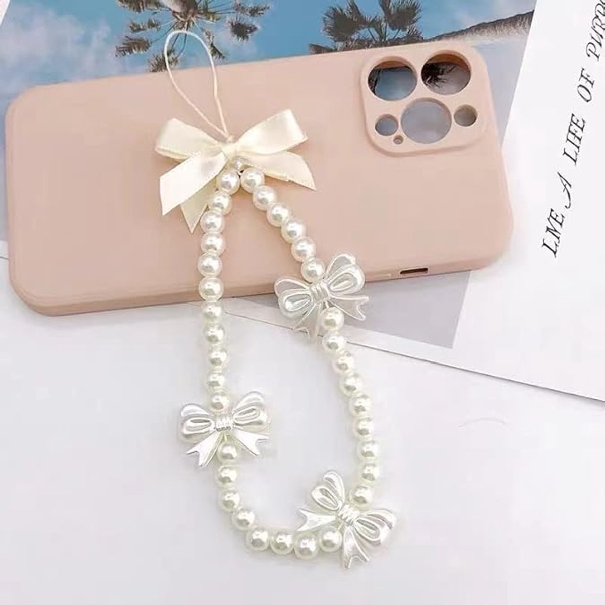 Phone pendant - cute phone chain - aesthetic heart-shaped pearl cord ornament - Image 1