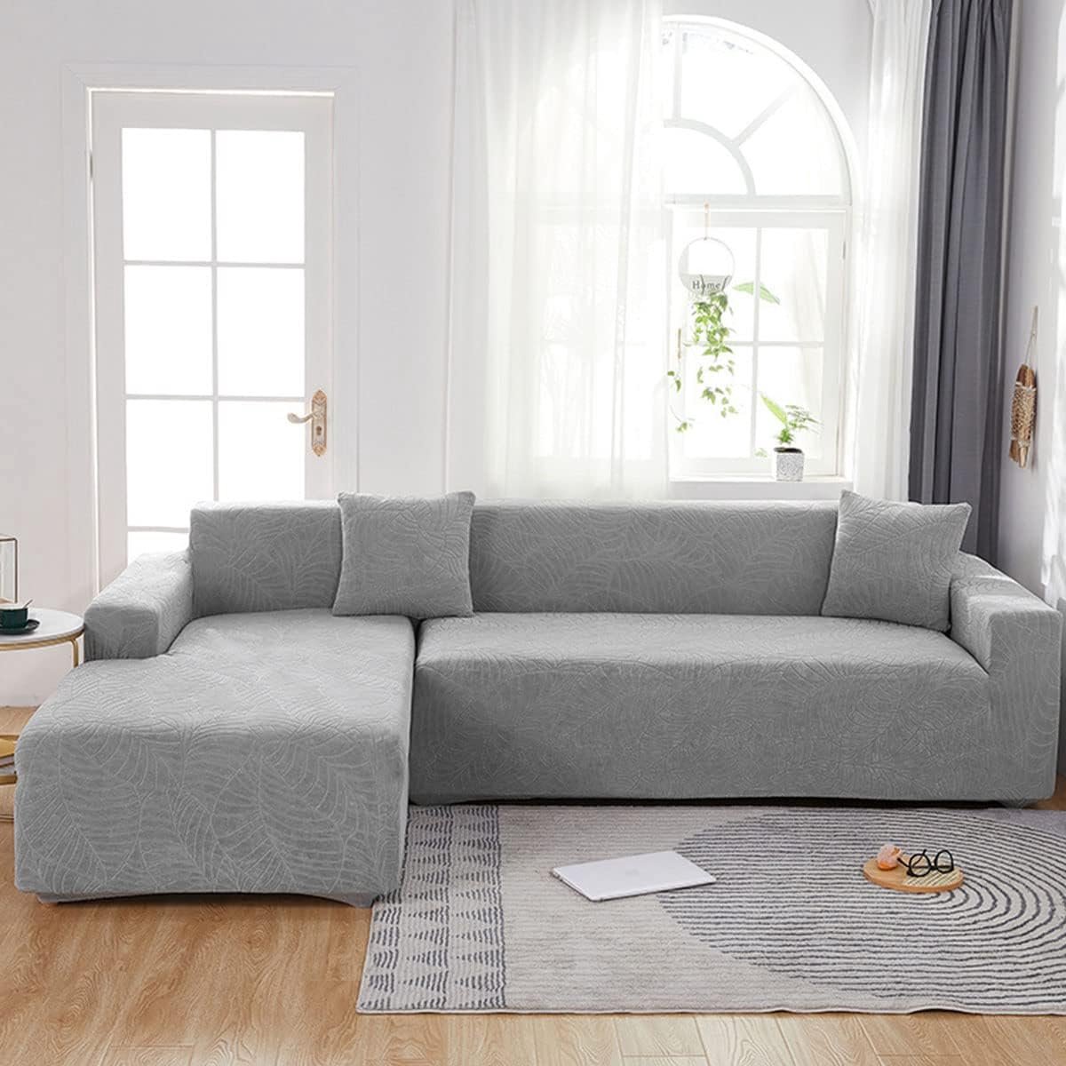 Waterproof sofa cover - Light grey jacquard leaf pattern - For 4-seater sofas (235-300 cm) - Image 1