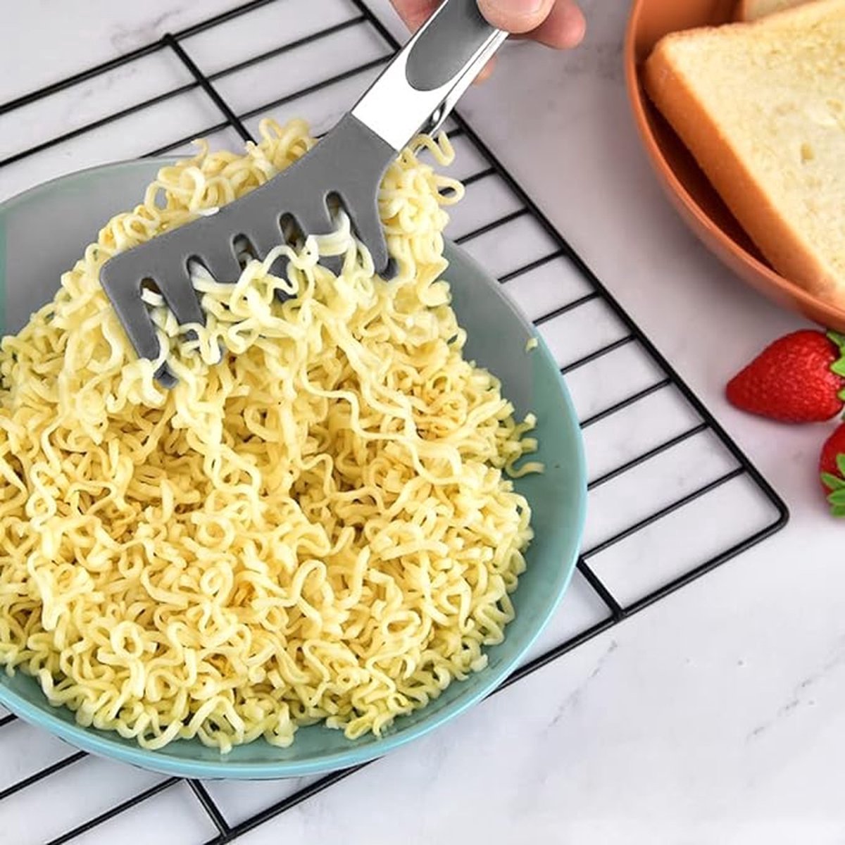 2x Spaghetti Tongs - Kitchen Tongs - Serving Tongs - BBQ Tongs - Stainless Steel and Silicone - Meat Tongs - Heat Resistant - Non-Stick - Barbecue Tongs - Spaghetti Tongs - Salad Tongs - Kitchen Utensils - Barbecue Accessory - 2 Different Shapes - Grey - - Image 2