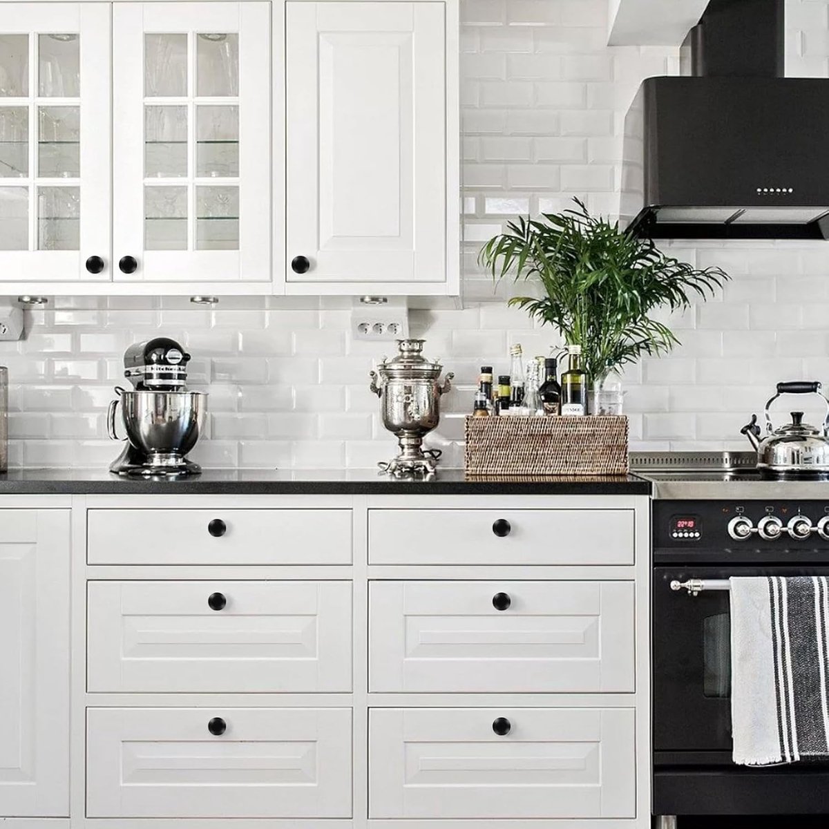 Handles - 18 Pieces - Cabinet Handles - Furniture Handles - Kitchen Handle - Antique Knobs - 30MM - Cabinet Handles - Kitchen Cabinet Handles - Furniture Handle - Kitchen Handle - Door Handle - Drawer Handle - Incl. Screws - Stainless Steel - Black - Mode - Image 5
