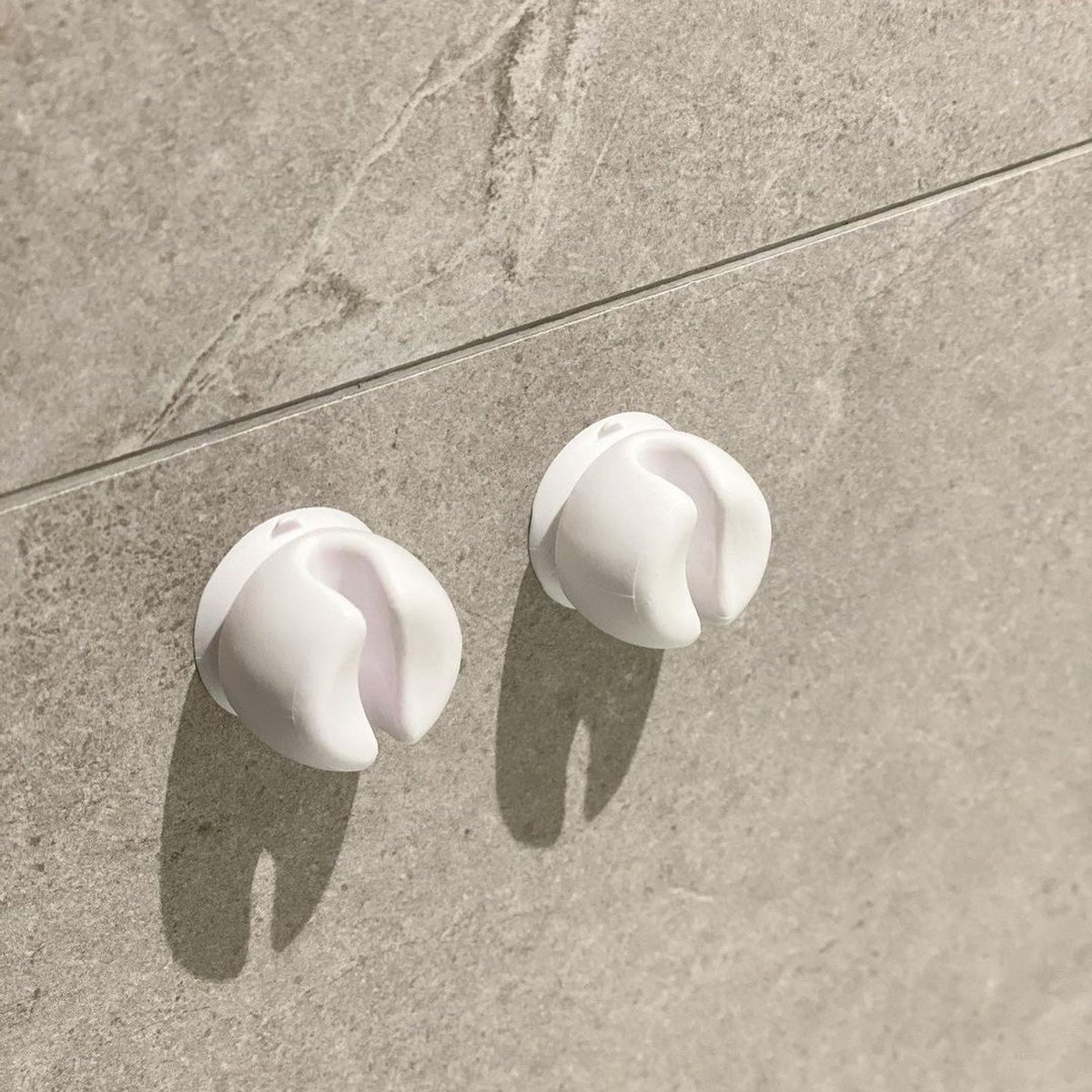 Toothbrush Holder - 10 Pieces - Holder - Bathroom - With Suction Cup - Washbasin - Shelf - Storage - Holder - Hygienic - Bathroom Gadgets - Bathroom Accessory - Wall Mounting - No Drilling Required - Plastic - Toothbrush - White - Image 2
