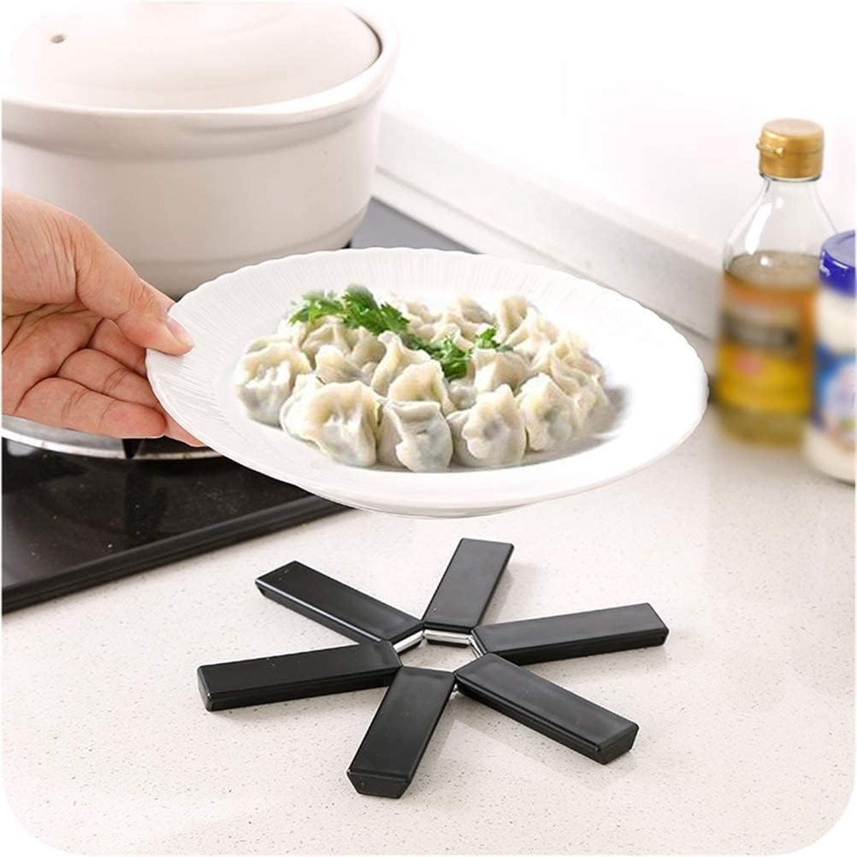 Pot Coaster - 4 Pieces - Coaster - Pot Holders - Pot Rack - Foldable - Heat Resistant - Non-Slip - Stylish Design - Practical - Foldable - Durable - Washable - For Pots, Pans, Bowls - Black - Image 3
