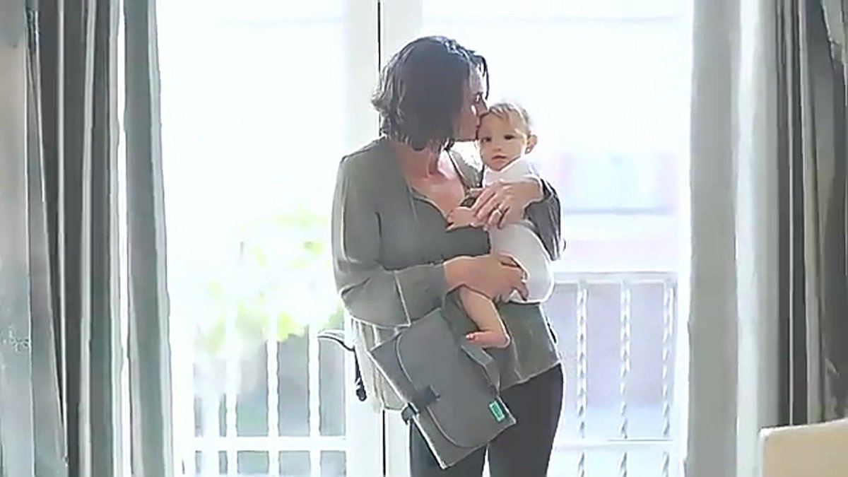 Baby Changing Mat On the Go - Changing Mat - Portable Changing Mat - Foldable - Diaper Bag - Diaper Pouch - Baby - Perfect Baby Shower Gift - Spacious & Water Resistant - Comfortable - Image 2