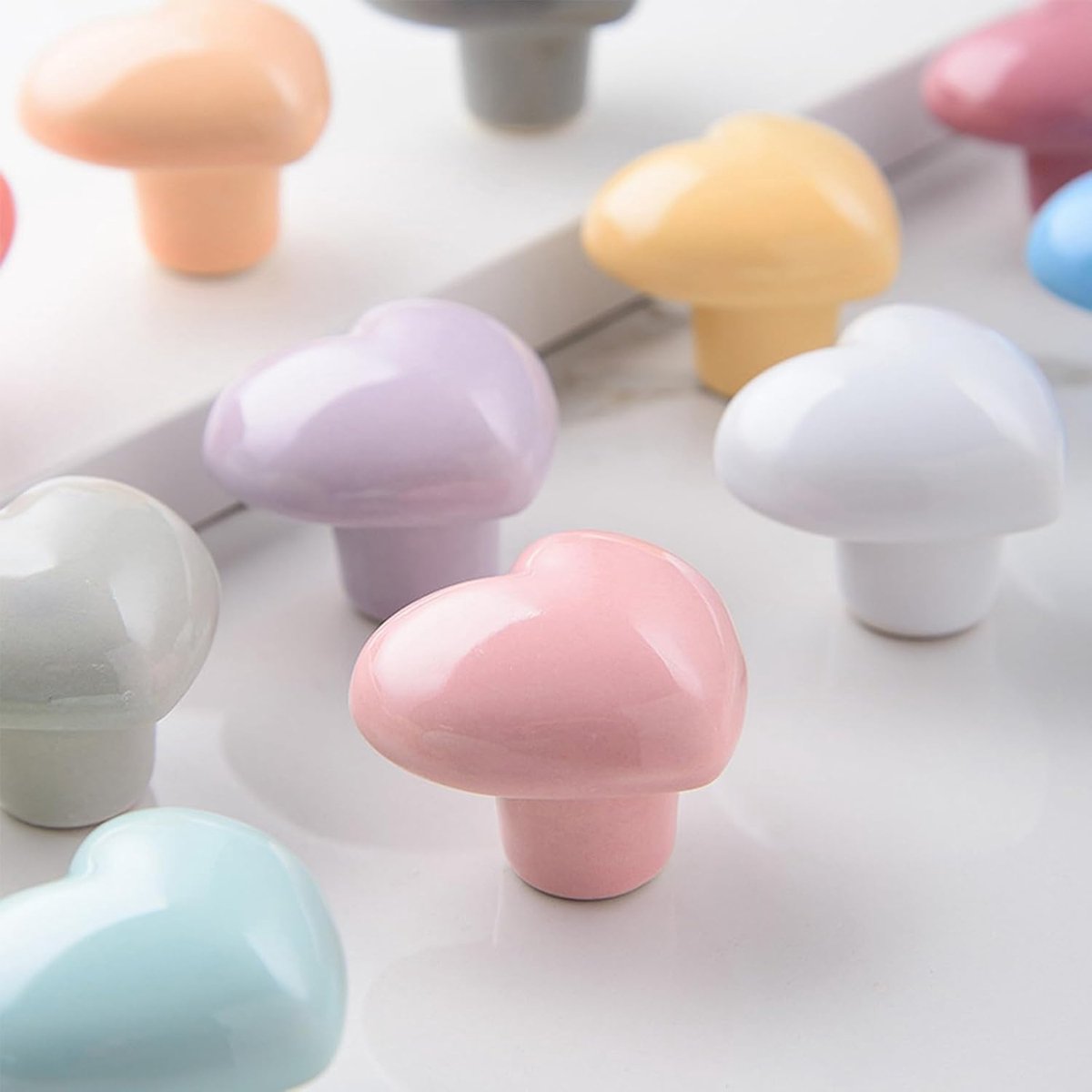 Set of 6 pink ceramic knobs - heart shape - with screws for drawers - cabinets - kitchen furniture - decorative handles - Image 5