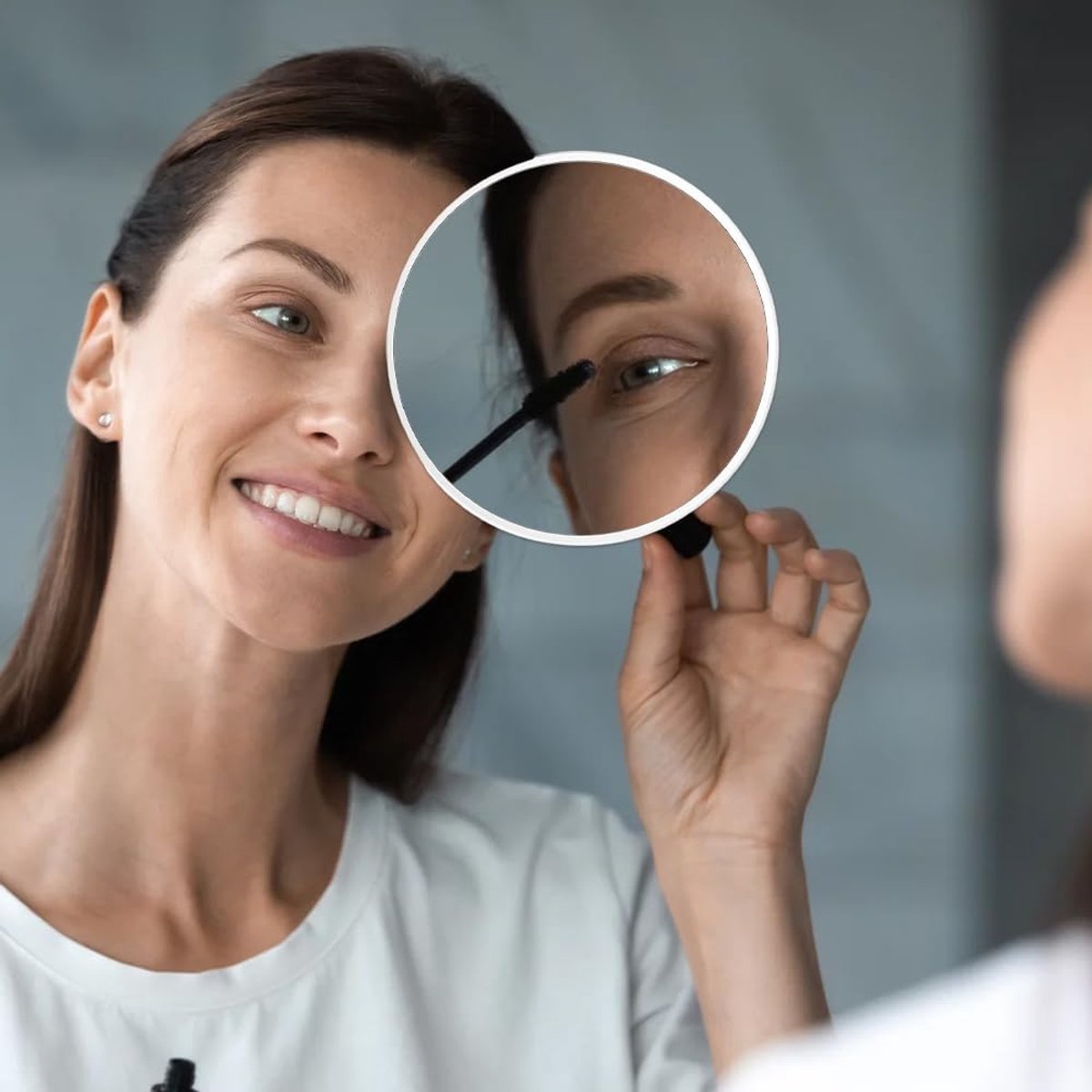 20x magnifying mirror - 15 cm - Mirror - Magnifying glass - Makeup mirror - Magnifying makeup mirror - Shaving mirror - with suction cup - 20x detail magnifier - Round magnifying mirror - Close-up mirror for precise makeup details - white - Image 4