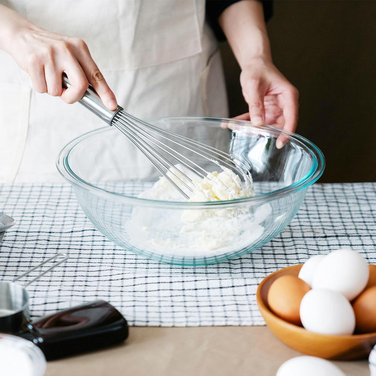 Set of 5 Egg Beaters - 10 Inch - Whisk - Beater Set - Kitchen Whisk - Hand Mixer - Silicone Egg Beater - Manual Egg Beater - Scratch-Free Beating - Non-Stick - for Beating Eggs, Blending, Whipping & Stirring - Black - Image 4