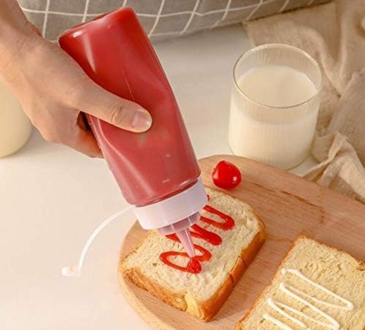 Dispensing bottle - 2 pieces - Squeeze bottle - 300 ml - sauce bottle - Squeeze Squirt Seasoning Bottles with Cap - sauce bottles - Transparent Plastic - for Ketchup Salad dressing Mustard Olive oil - Squeeze seasoning bottles - Garnish bottle - Transpare - Image 5