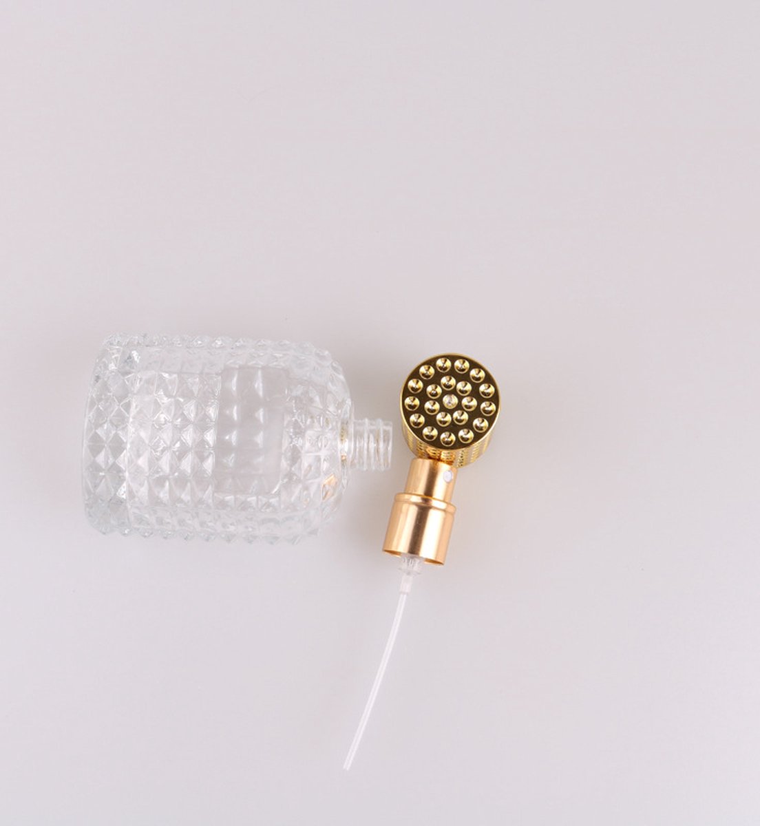 Mini perfume bottles - 50ml - Empty spray bottle - Travel bottle - Perfume atomizer - Perfume bottles - Refillable - Gold - Transparent - Glass - For travel, going out, handbags - Image 5