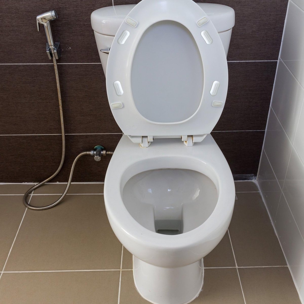 Toilet Seat Buffers - 8 Pieces - Toilet Seat Buffers - Extend Bidet Life - Toilet Seat Buffers - Silent and Soft Closing - Protect Toilet Seat - White - Self-adhesive - TPE, ABS and Plastic - Image 7