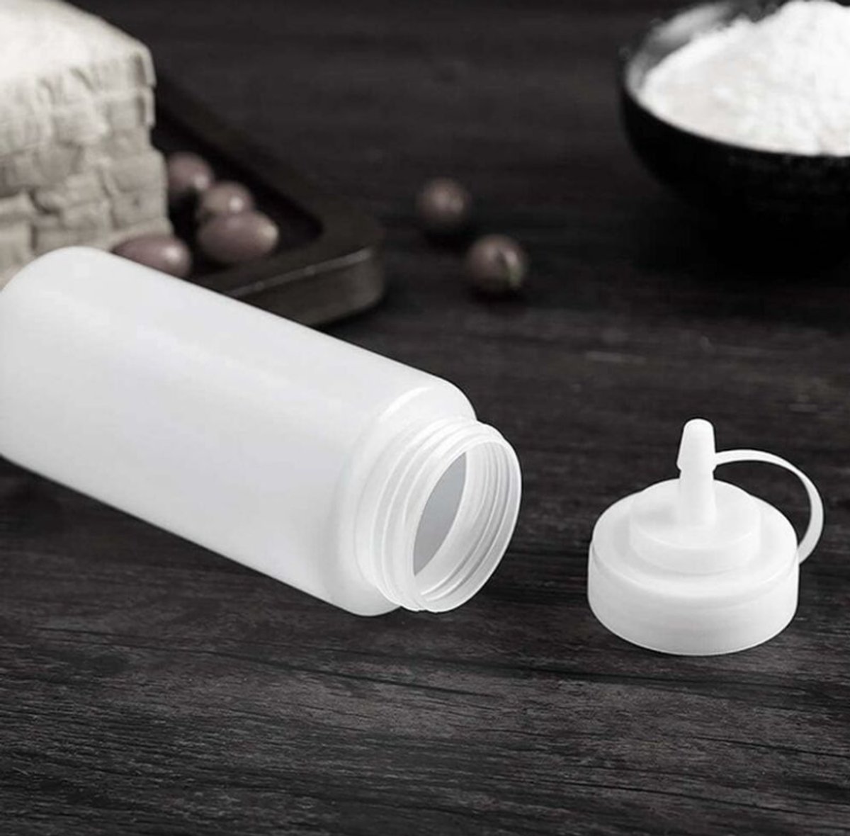 4 pieces - 200 ml - Dosing bottle - Squeeze bottle - Sauce bottle - Garnish bottle - Plastic - White - with spout cap - Leak-proof lids - With check marks - For garnish, sauce or batter - Image 4